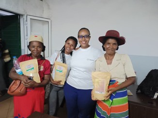 femmes formées dans la production de riz étuvé